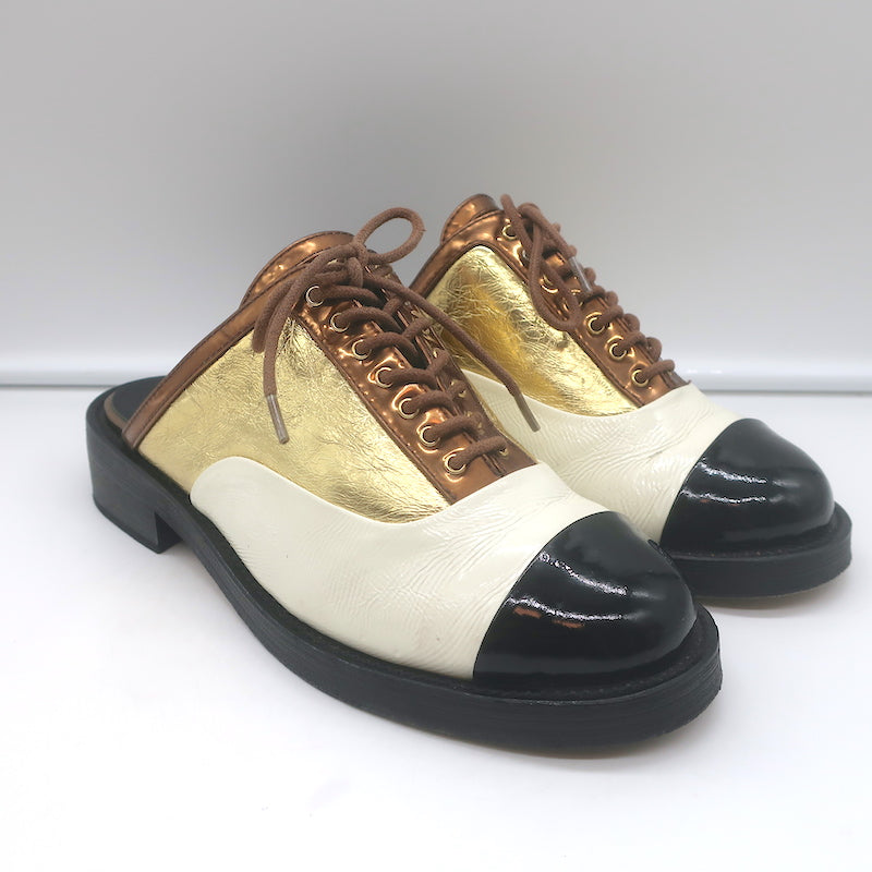 Pre-loved/Used Chanel Women's Flats: $495