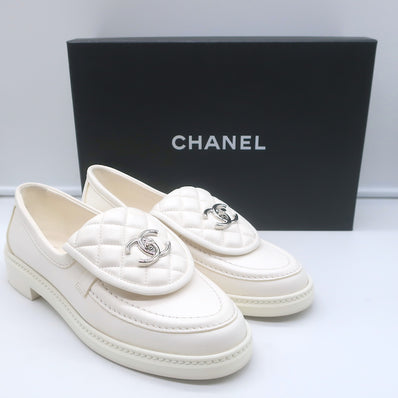 Pre-loved/Used Chanel Women's Flats: $895