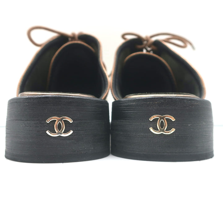 Chanel Cuba Oxford Mules Gold/Cream/Black Leather Size 38C Backless Flats