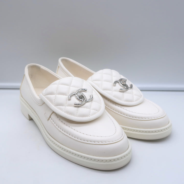 Chanel 20B CC Turn Lock Quilted Tab Loafers White Leather Size 37.5