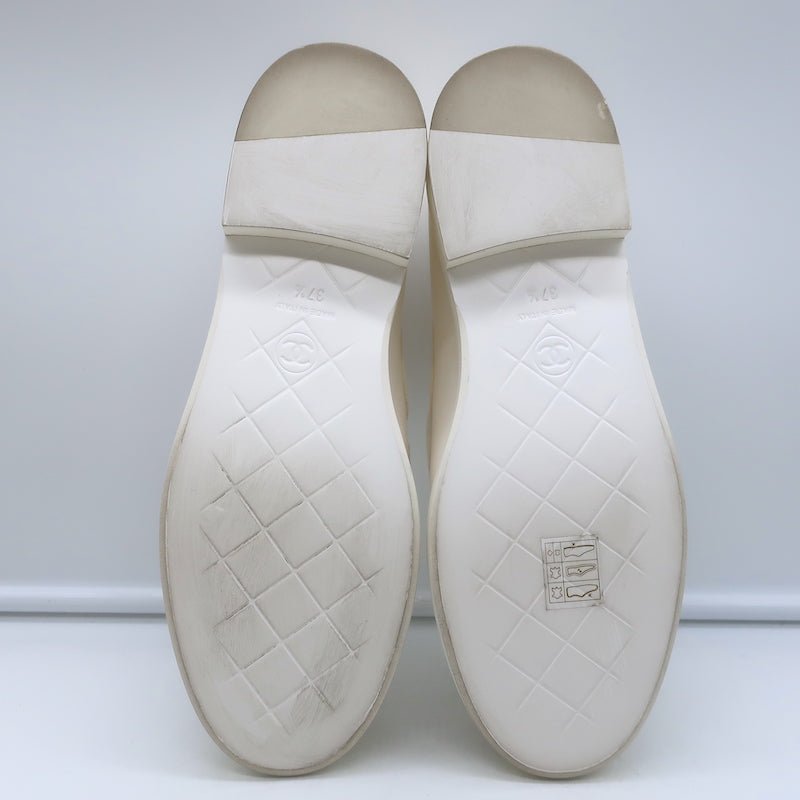 Chanel 20B CC Turn Lock Quilted Tab Loafers White Leather Size 37.5