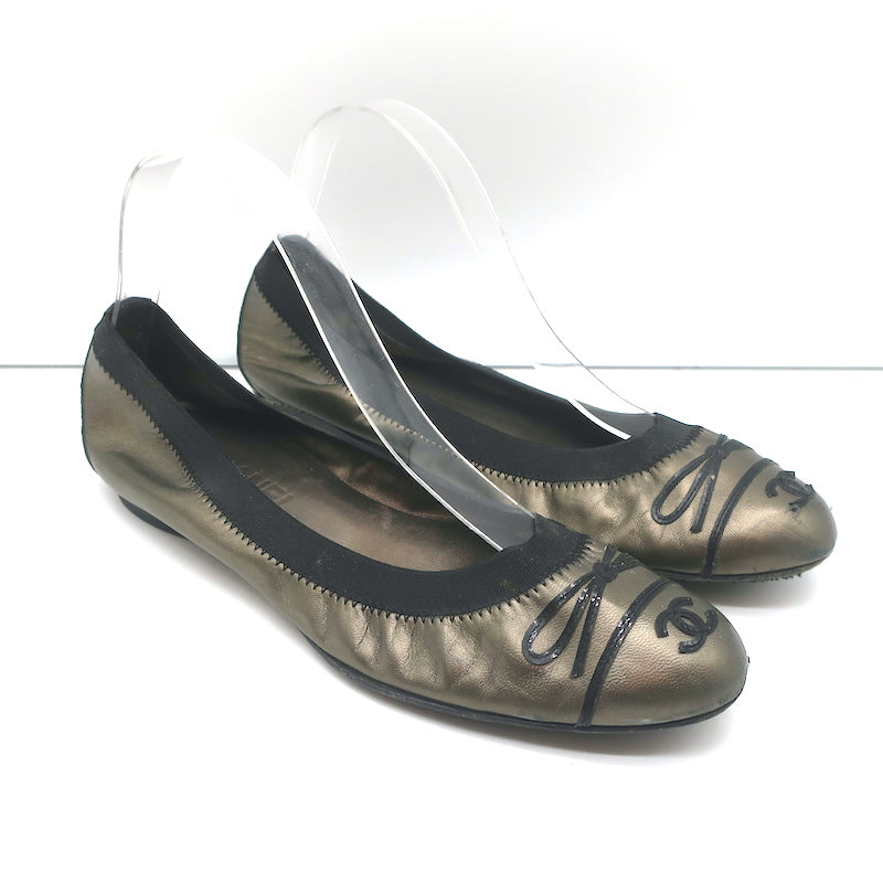 Chanel CC Bow Scrunch Ballet Flats Bronze Metallic Leather Size 39
