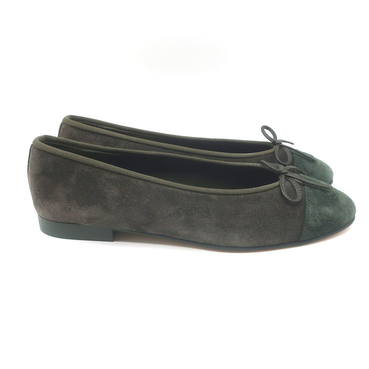 Chanel 25A CC Cap Toe Suede Ballet Flats Dark Khaki Green Size 39C NEW