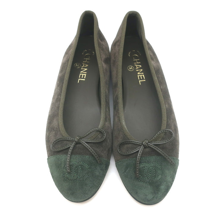 Chanel 25A CC Cap Toe Suede Ballet Flats Dark Khaki Green Size 39C NEW