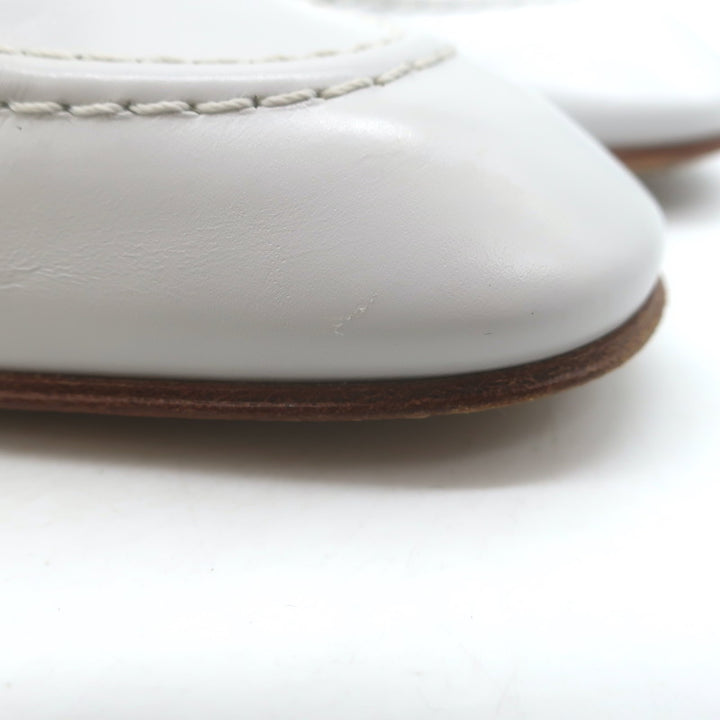 Chanel Pearl &amp; Chain-Embellished Loafers White Leather Size 39