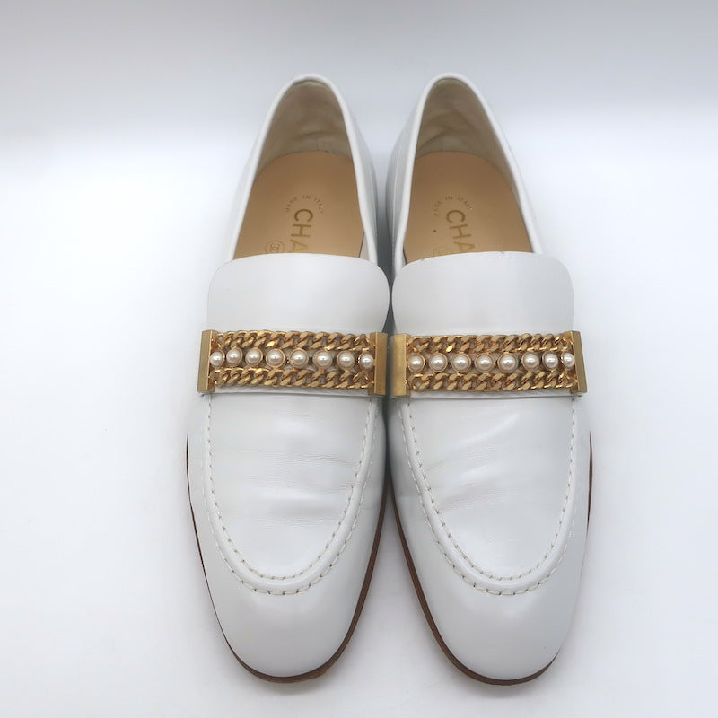 Chanel Pearl &amp; Chain-Embellished Loafers White Leather Size 39