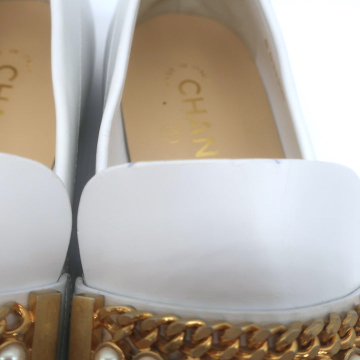 Chanel Pearl &amp; Chain-Embellished Loafers White Leather Size 39