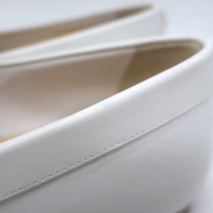 Chanel Pearl &amp; Chain-Embellished Loafers White Leather Size 39