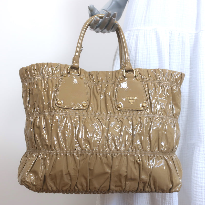 Pre-loved/Used Prada Handbags: $450