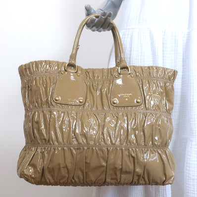 Pre-loved/Used Prada Handbags: $450