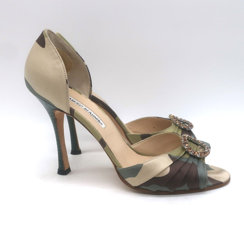 Manolo Blahnik Sedaraby Crystal Buckle d&