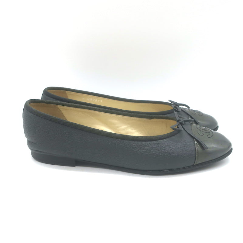 Chanel 15B CC Cap Toe Ballet Flats Grey Patent Leather &amp; Goatskin Size 38