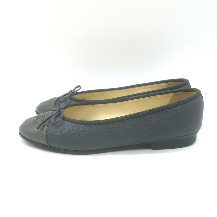 Chanel 15B CC Cap Toe Ballet Flats Grey Patent Leather &amp; Goatskin Size 38
