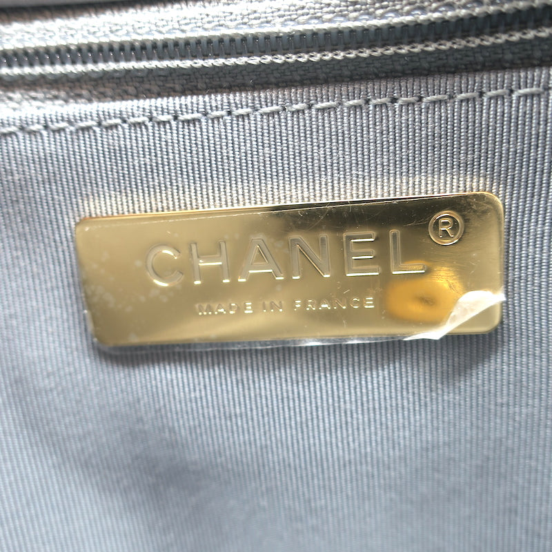 Chanel 19 20P Large Flap Bag Grey Quilted Leather Crossbody NEW