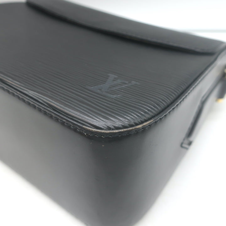 Louis Vuitton Buci Small Shoulder Bag Black Epi Leather