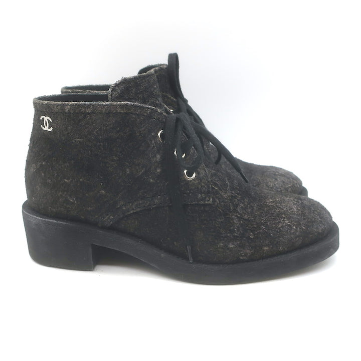 Chanel 16A CC Lace-Up Chukka Boots Dark Grey Textured Suede Size 38 US 7