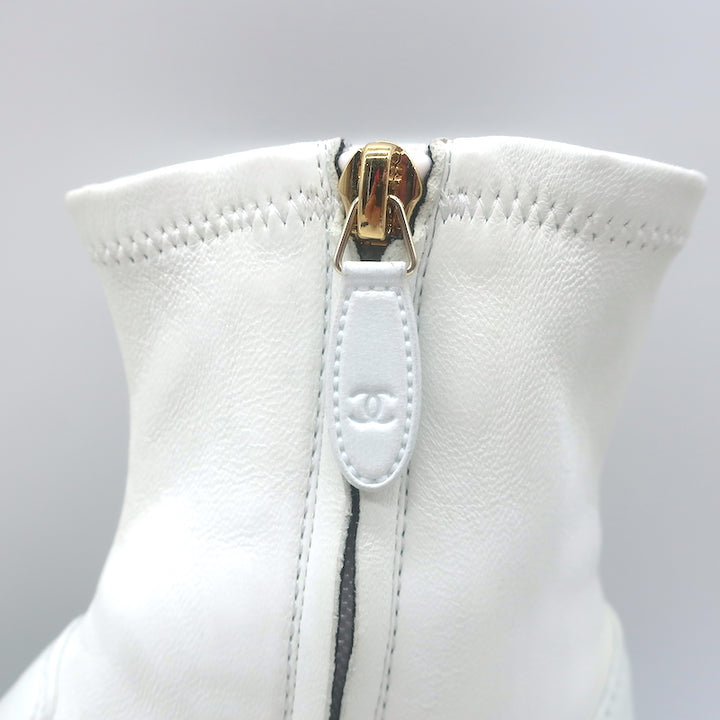 Chanel 22B CC Cap Toe Bicolor Stretch Leather Ankle Boots Cream/Black Size 37.5