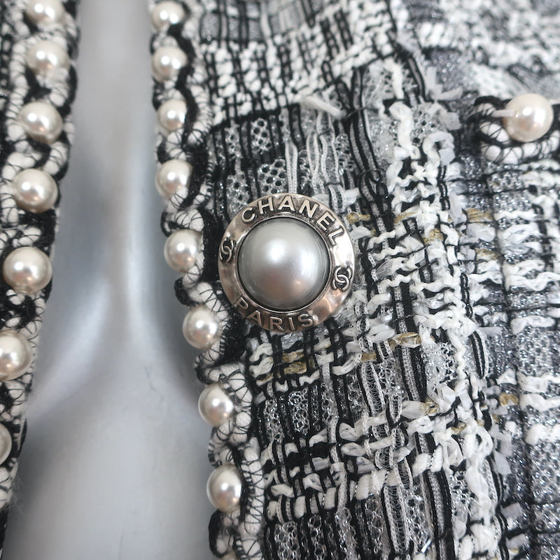 Chanel Pearl-Trimmed Metallic Lesage Jacket Silver/White Wool-Blend Size 40