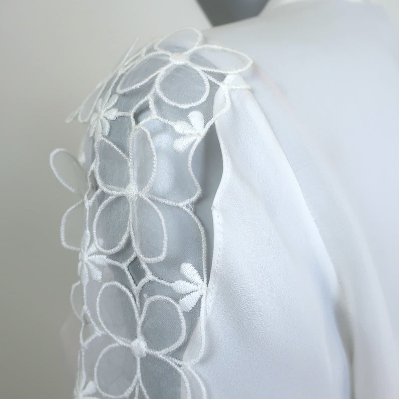 Oscar de la Renta Organza Flower-Trimmed Blouse Cream Silk Size 6 NEW