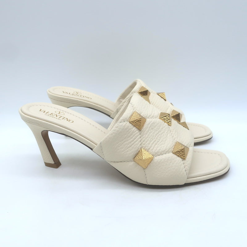 Valentino Roman Stud Quilted Slide Sandals Cream Grained Leather Size 39 US 8