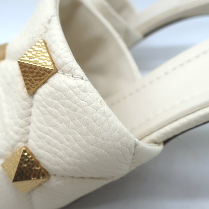 Valentino Roman Stud Quilted Slide Sandals Cream Grained Leather Size 39 US 8