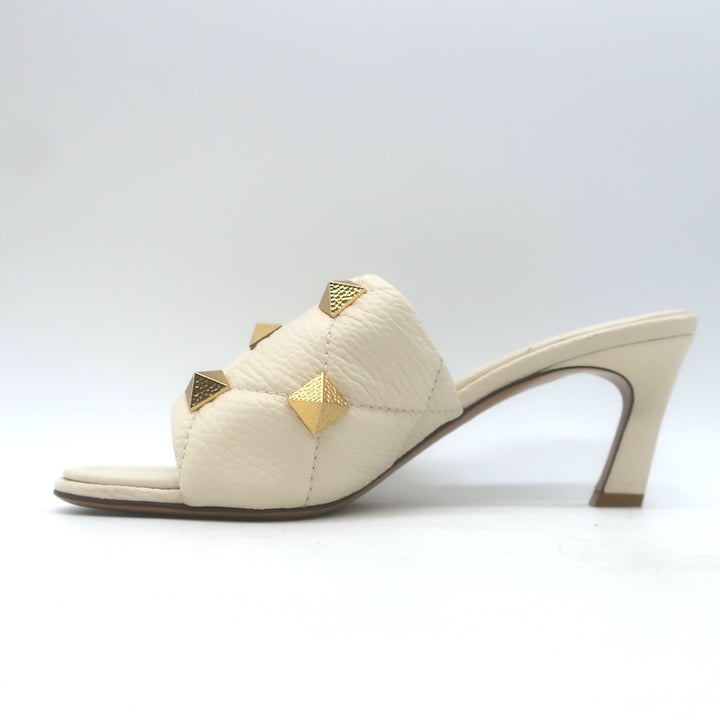 Valentino Roman Stud Quilted Slide Sandals Cream Grained Leather Size 39 US 8