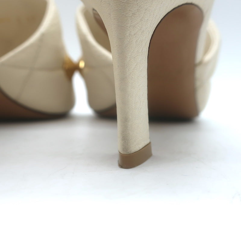 Valentino Roman Stud Quilted Slide Sandals Cream Grained Leather Size 39 US 8