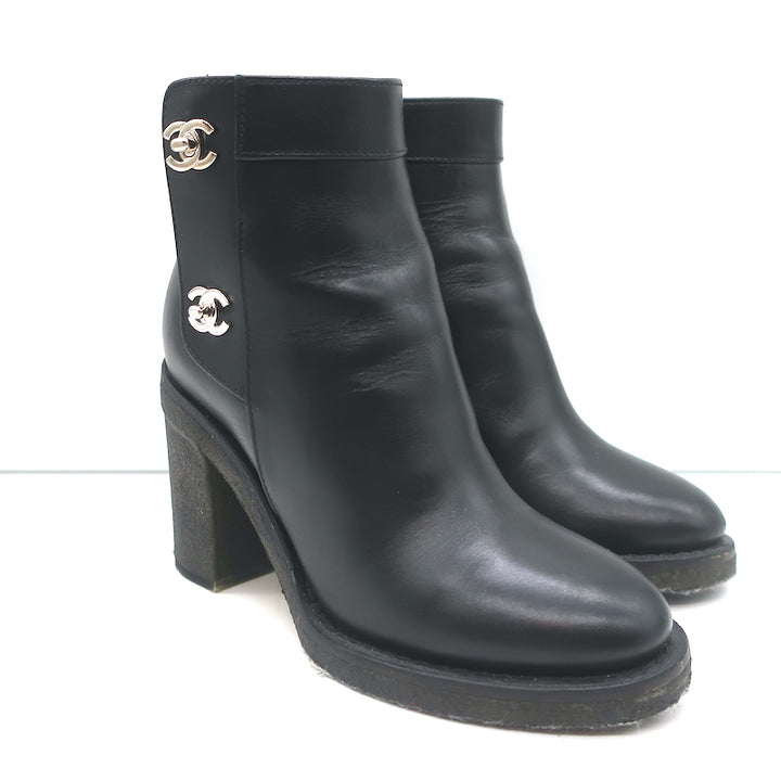 Pre-loved/Used Chanel Women&