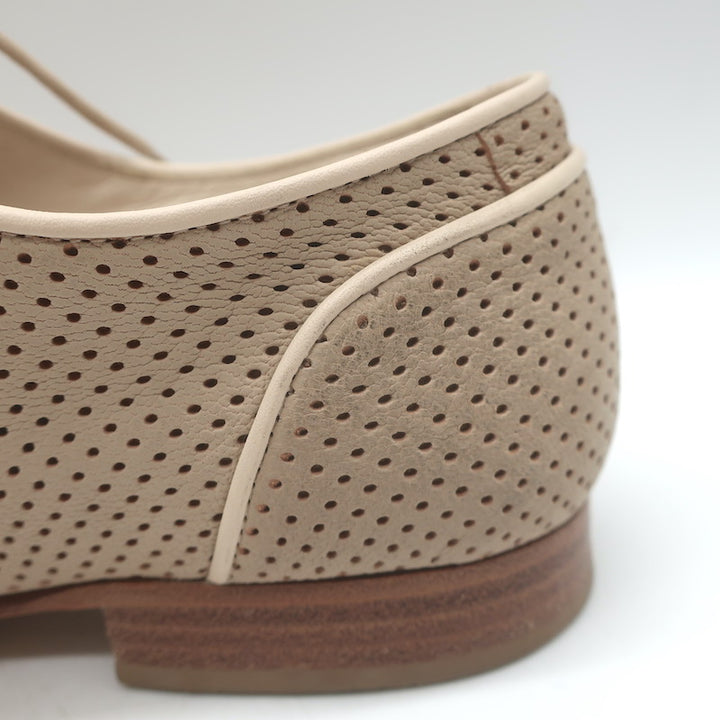 Fendi Perforated Lace-Up Oxfords Beige Leather Size 38.5