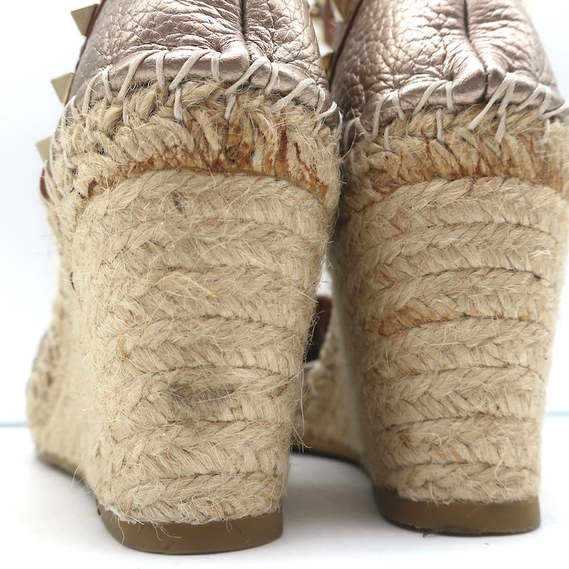 Valentino Rockstud Espadrille Wedges Rose Gold Metallic Leather Size 35