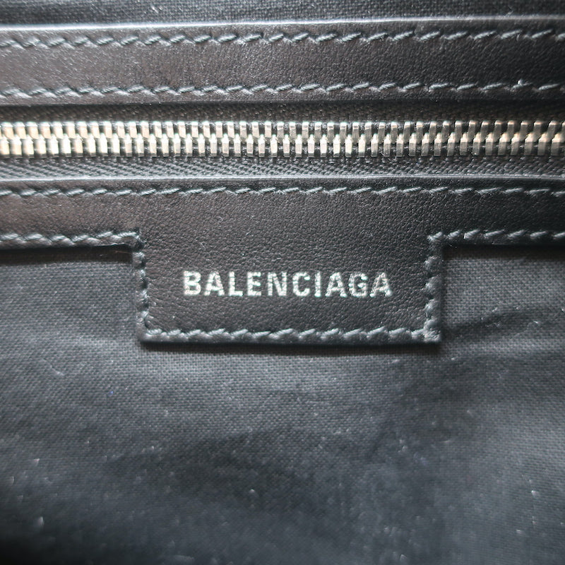 BALENCIAGA vintage BB monogram shoulder bag. Authentic