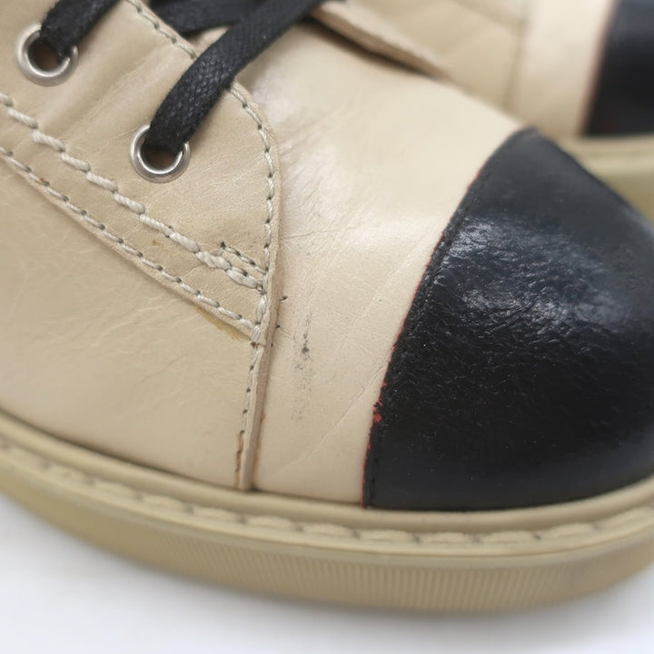 Chanel CC Bicolor Cap Toe Lace-Up Ankle Boots Beige &amp; Black Leather Size 39