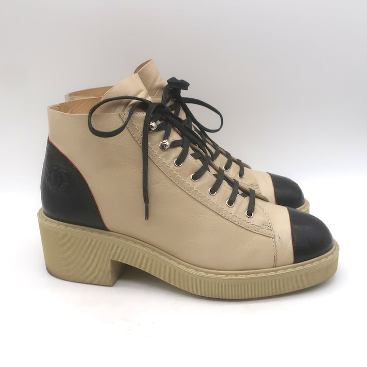 Chanel CC Bicolor Cap Toe Lace-Up Ankle Boots Beige &amp; Black Leather Size 39