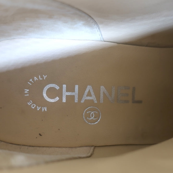 Chanel CC Bicolor Cap Toe Lace-Up Ankle Boots Beige &amp; Black Leather Size 39