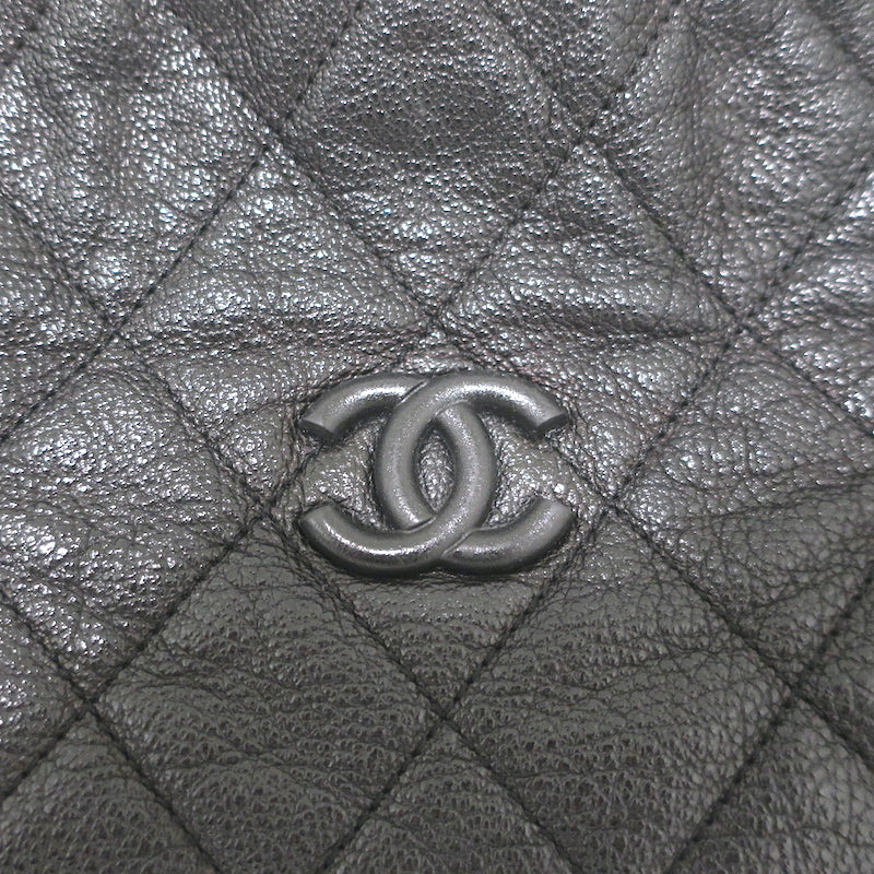 Chanel 2009 Yacht Expandable Zip Medium Hobo Bag Black Quilted Caviar Leather