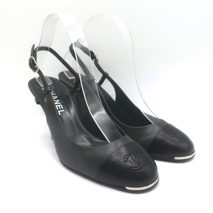 Chanel CC Cap Toe Slingback Pumps Dark Gray &amp; Black Leather Size 39