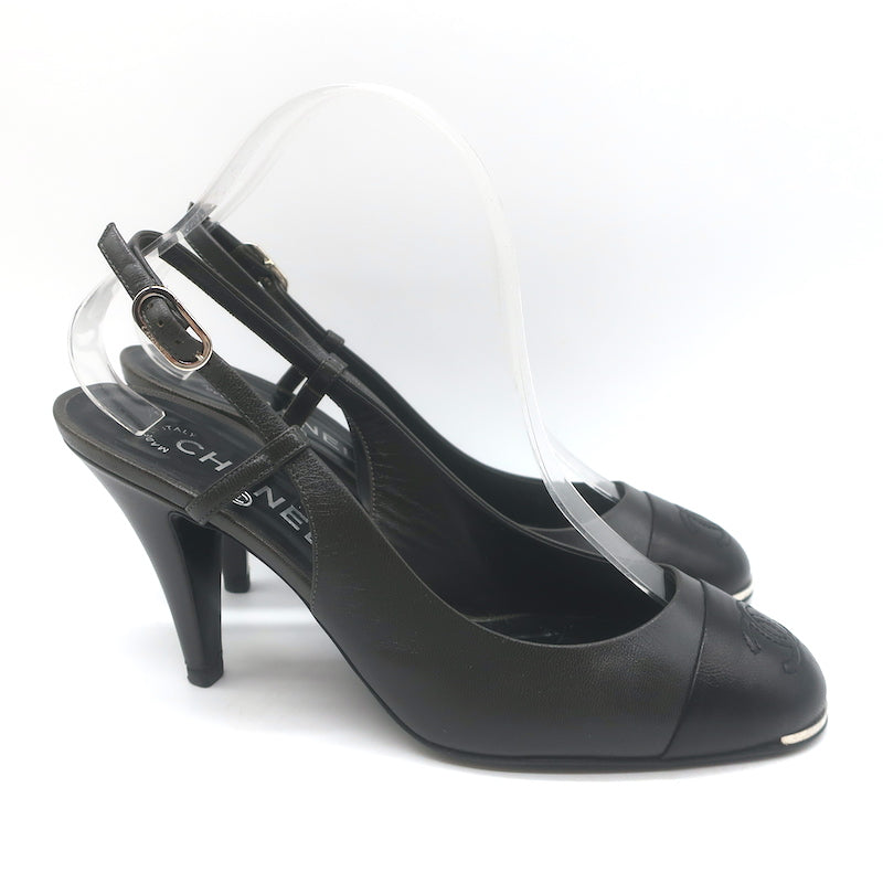 Chanel CC Cap Toe Slingback Pumps Dark Gray &amp; Black Leather Size 39