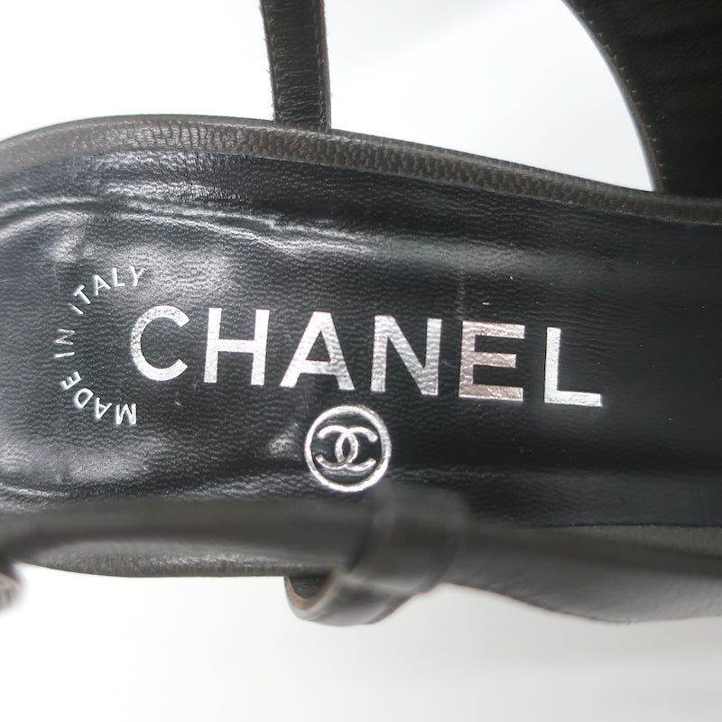 Chanel CC Cap Toe Slingback Pumps Dark Gray &amp; Black Leather Size 39