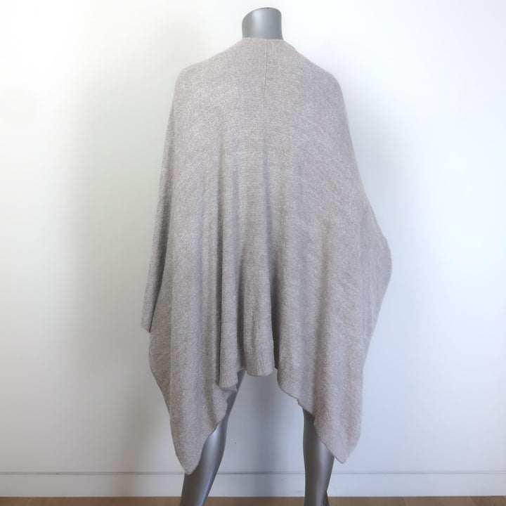 Barefoot Dreams CozyChic Lite Weekend Wrap Dove Gray