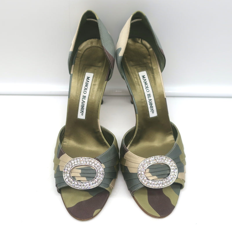 Manolo Blahnik Sedaraby Crystal Buckle d&
