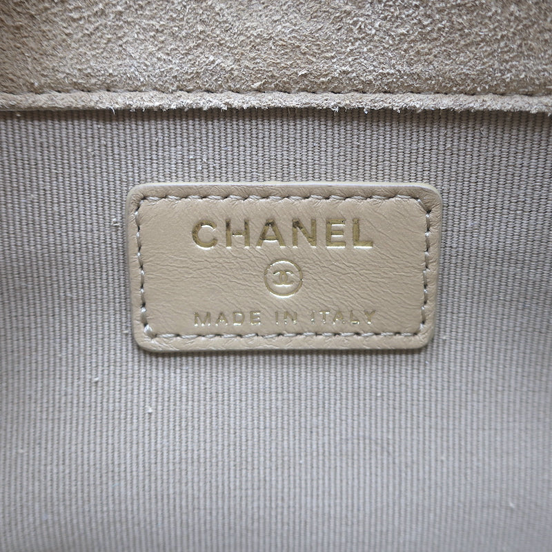 Chanel Zipped Phone Holder on Chain Black Quilted Lambskin Crossbody Bag