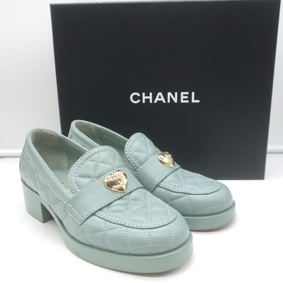 Pre-loved/Used Chanel Women's Flats: $615