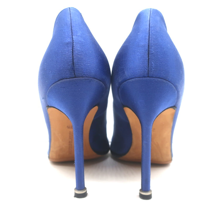 Manolo Blahnik Hangisi Crystal-Buckle Pumps Blue Satin Size 39.5 Point Toe Heels