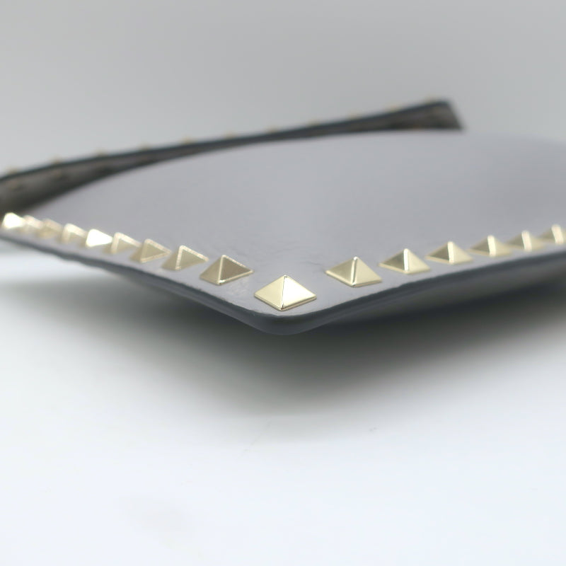 Valentino Rockstud Envelope Pouch Gray Grained Leather Medium Clutch Bag NEW