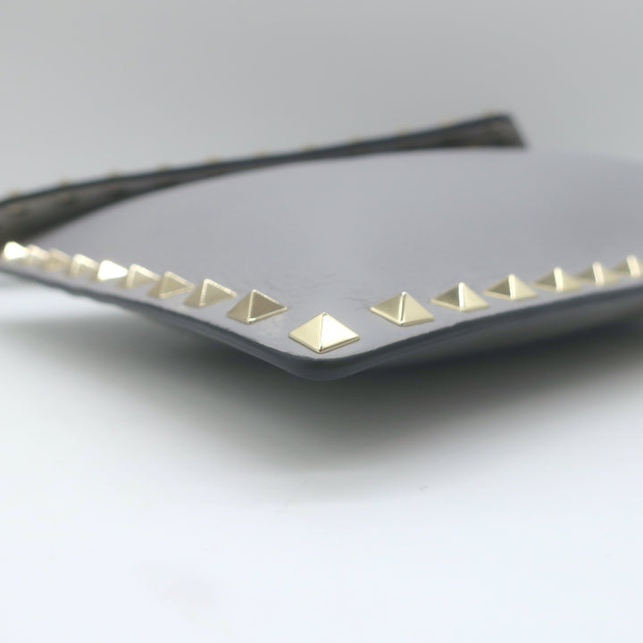 Valentino Rockstud Envelope Pouch Gray Grained Leather Medium Clutch Bag NEW