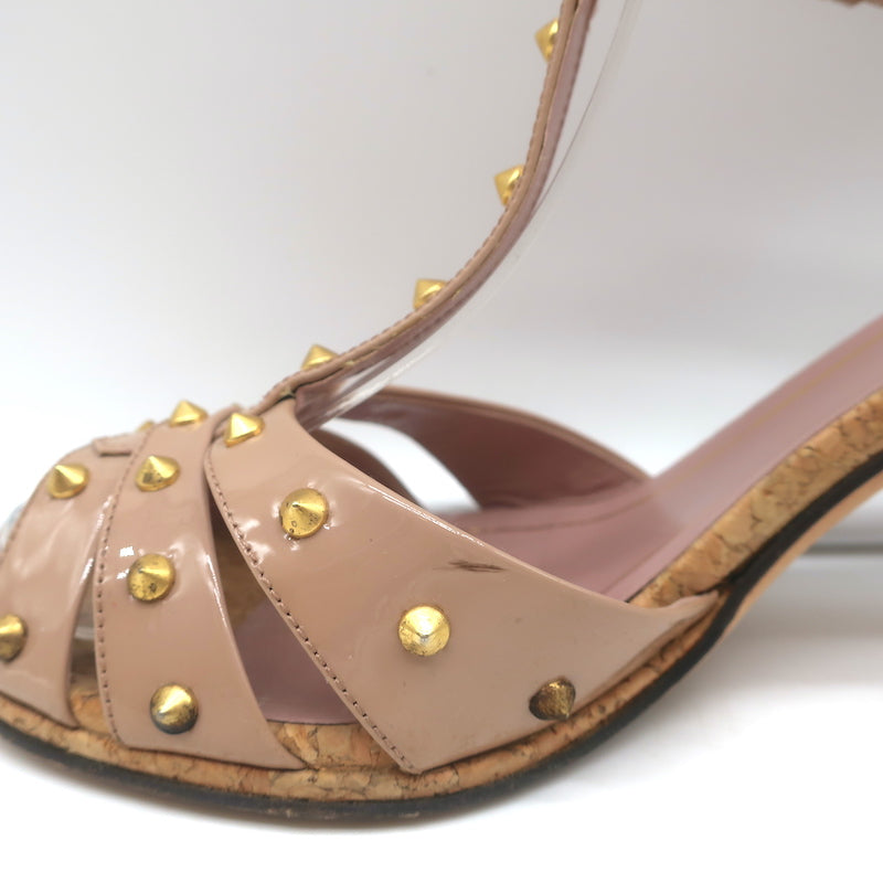 Gucci Jacquelyne Studded T-Strap Cork Sandals Nude Patent Leather Size 39