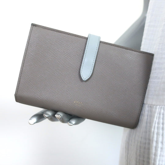 Gift Gallery - 🍂 Branded Ladies Wallet 🍂 (Louis Vuitton)