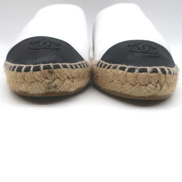 Chanel CC Cap Toe Espadrilles White &amp; Black Grained Leather Size 41