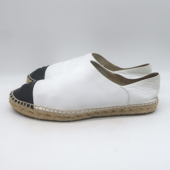Chanel CC Cap Toe Espadrilles White &amp; Black Grained Leather Size 41