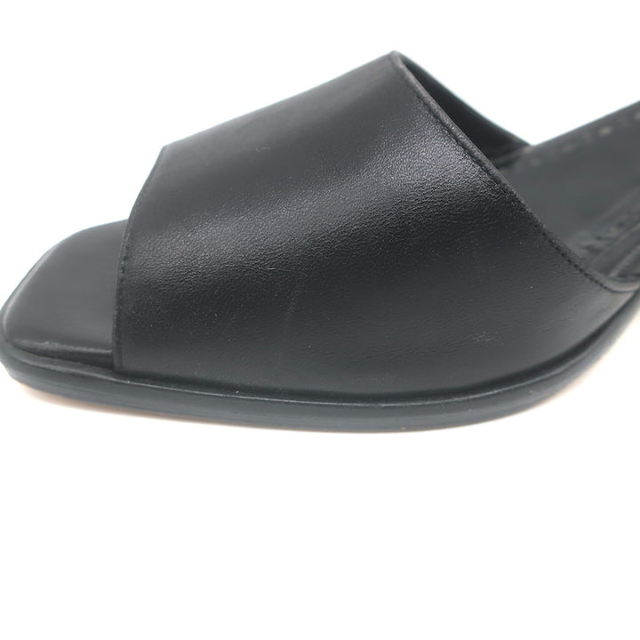 Manolo Blahnik Araspemu Mules Black Leather Size 41 Kitten Heel Slide Sandals